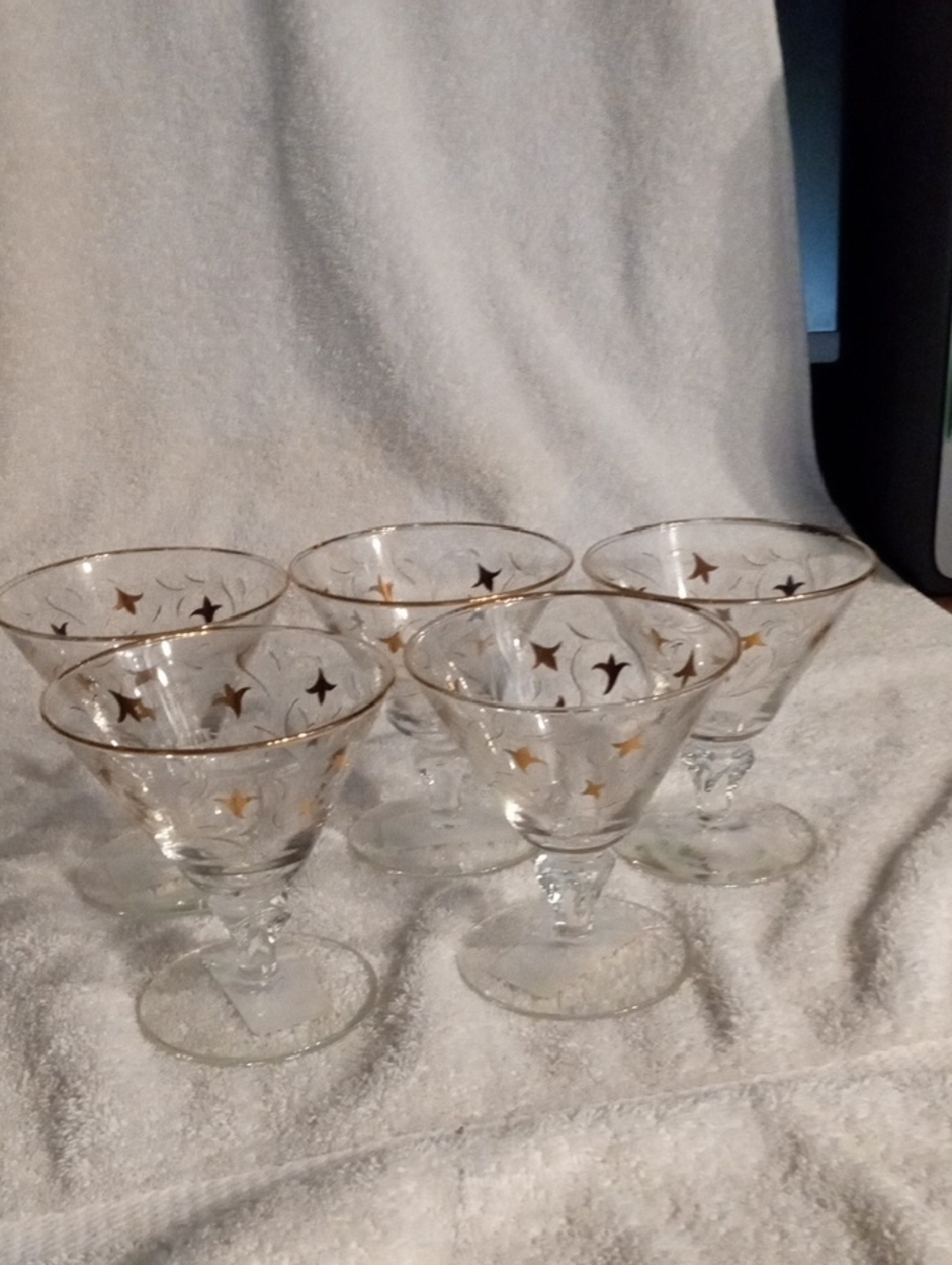 Set of 5 Vintage Gold Star Etched Cocktail Glasses